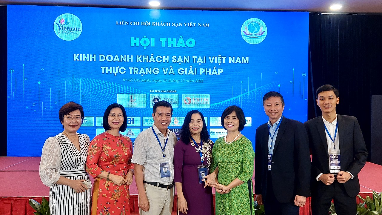 THAVICO Team chụp hình cùng các đại diện của Hội Khách sạn và Tổng cục Du lịch Việt Nam