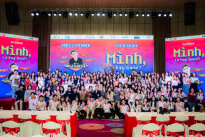 Chụp hình lưu niệm cùng tất cả mọi người tham dự sự kiện